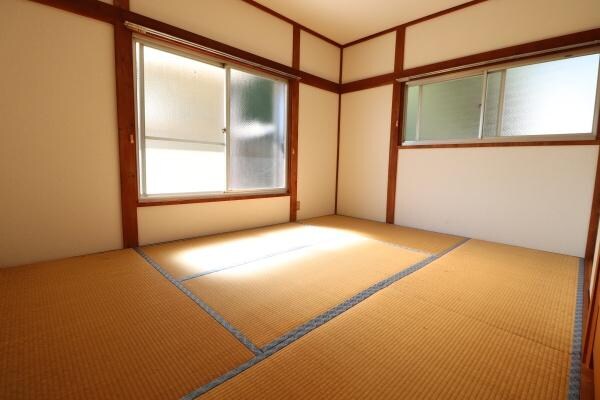 中高根貸家の物件内観写真