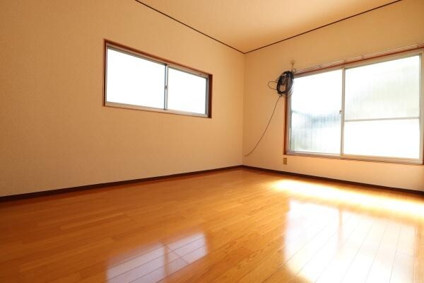 中高根貸家の物件内観写真