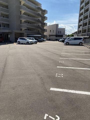 シャルム和知川原の物件外観写真