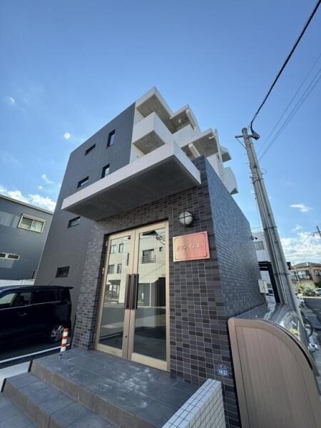 グランチェスタの物件外観写真