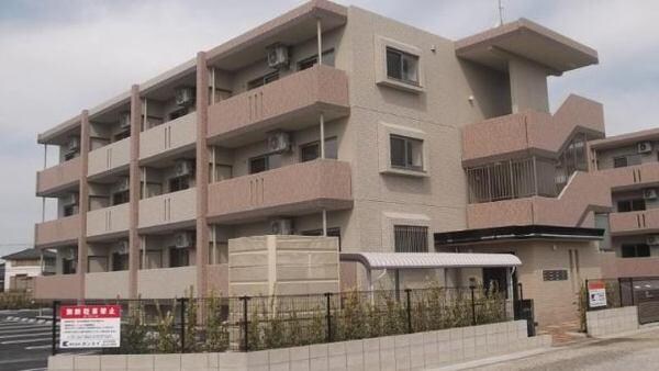 ローズマリーＢの物件外観写真