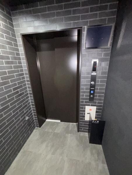 グランドロアール南巽の物件外観写真