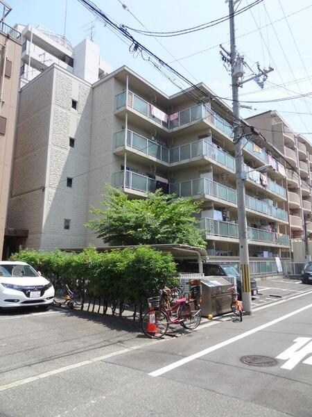 スリースター泉尾の物件外観写真