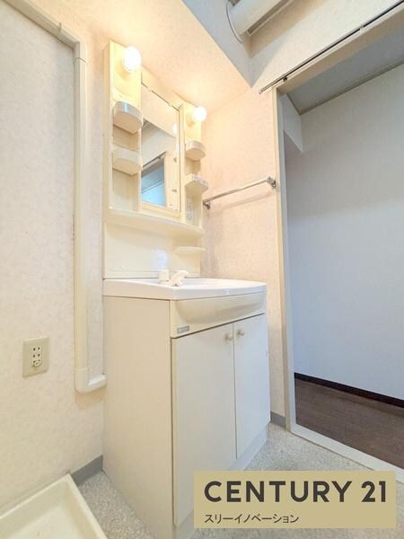 スリースター鶴町の物件内観写真