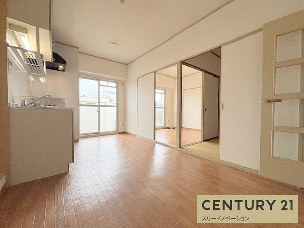 スリースター鶴町の物件内観写真