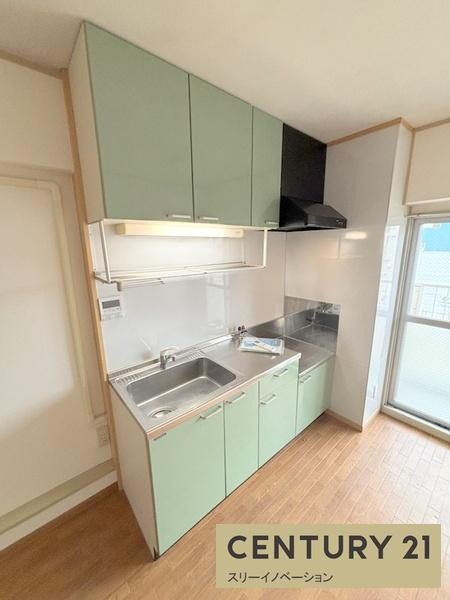 スリースター鶴町の物件内観写真