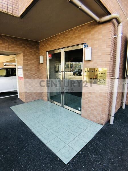 エメラルドマンションの物件外観写真