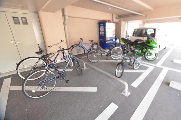 エメラルドマンションの物件外観写真