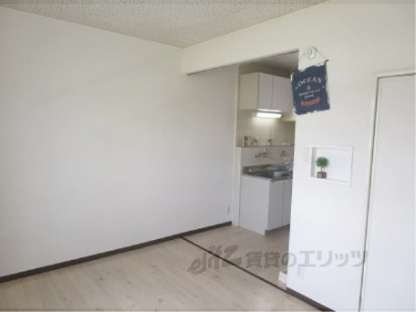 パリス嵐山の物件内観写真