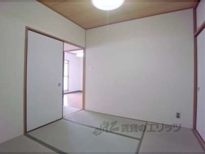 西陣ロイヤルハイツの物件内観写真