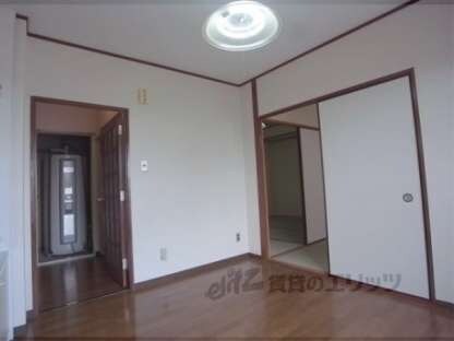 西陣ロイヤルハイツの物件内観写真