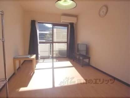 ロイヤルヒルズ鷹ヶ峯の物件内観写真