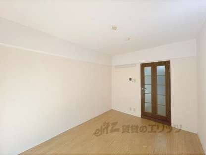 ピラーズ御所西の物件内観写真