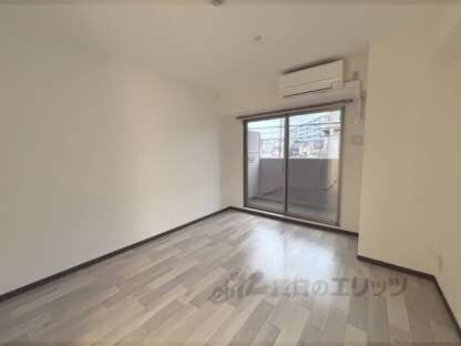 ローブコート六地蔵駅前の物件内観写真