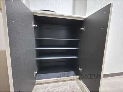 ローブコート六地蔵駅前の物件内観写真