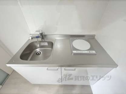 ローブコート六地蔵駅前の物件内観写真