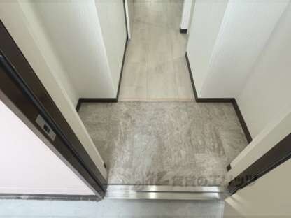 ローブコート六地蔵駅前の物件内観写真