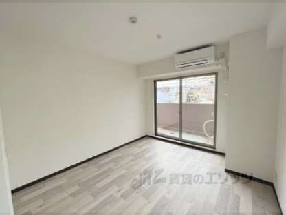 ローブコート六地蔵駅前の物件内観写真