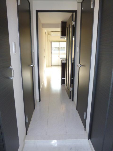 アン・ボルヌの物件内観写真