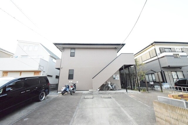 アンプルール湘南ヒルズの物件外観写真