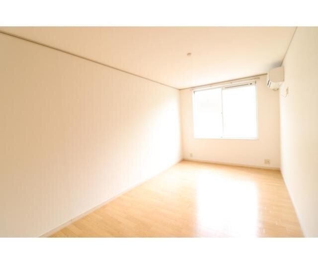 エステートピア吉川の物件内観写真