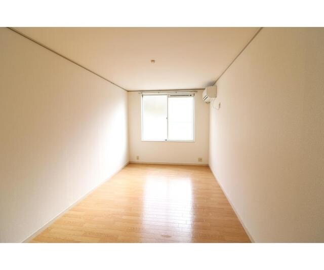 エステートピア吉川の物件内観写真