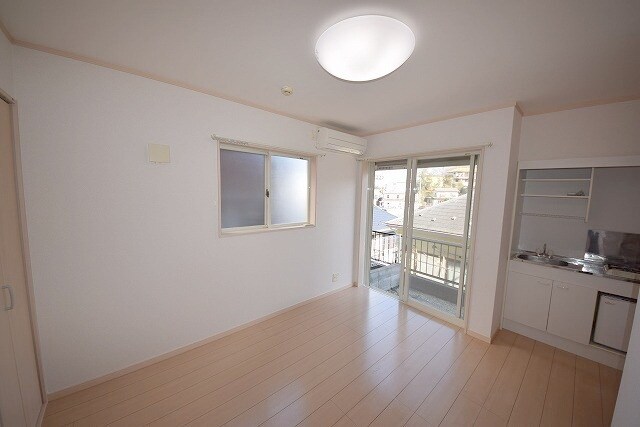 アザレ岡上　の物件内観写真