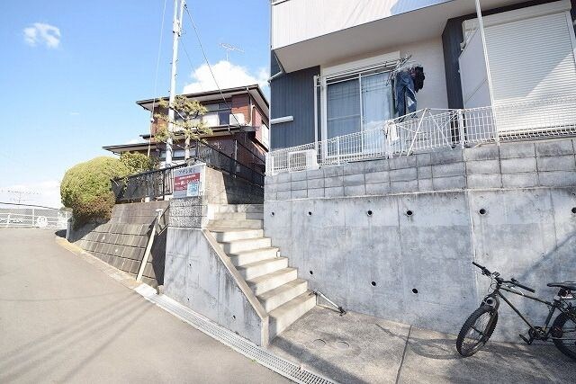 アザレ岡上　の物件内観写真