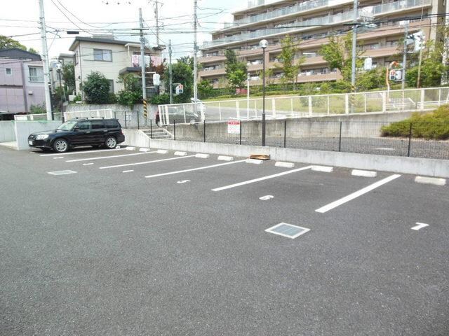 コロッサル六地蔵の物件内観写真