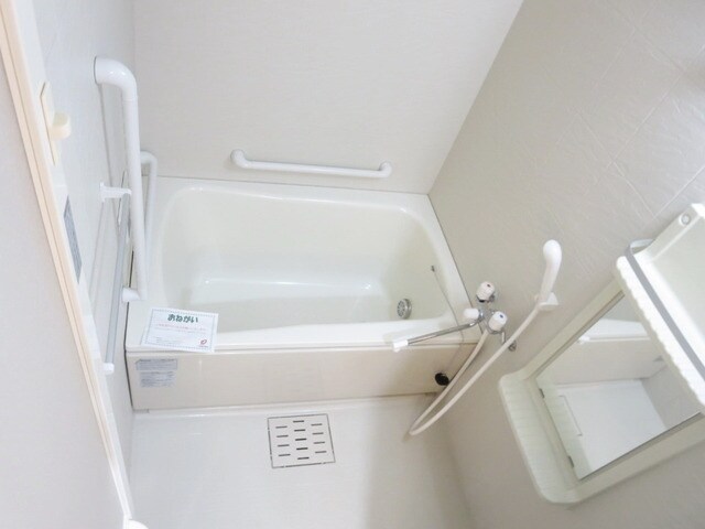 パイン・ヒルズ参番館の物件内観写真