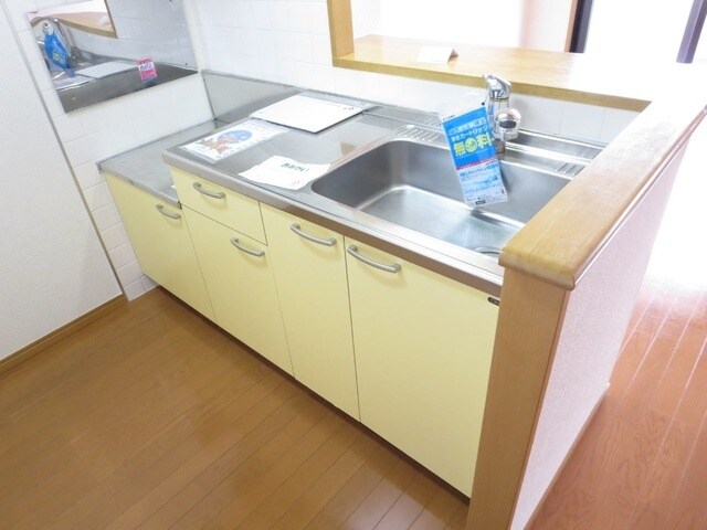 パイン・ヒルズ参番館の物件内観写真