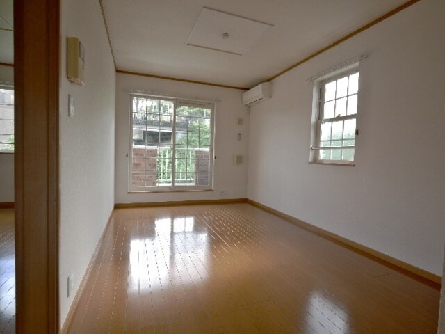 ガーデンスクエア片倉の物件内観写真