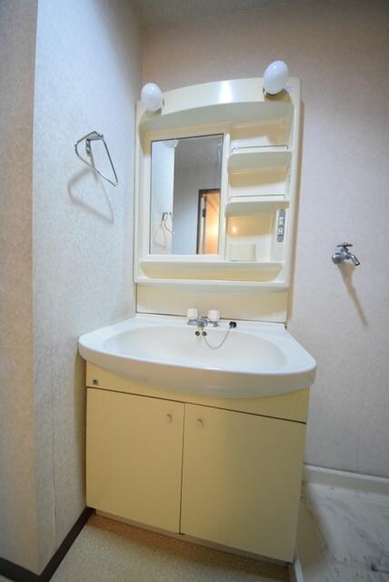 ニューリバーコートの物件内観写真