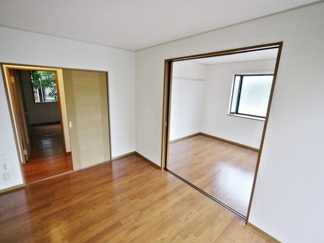 クイーンズコートの物件内観写真