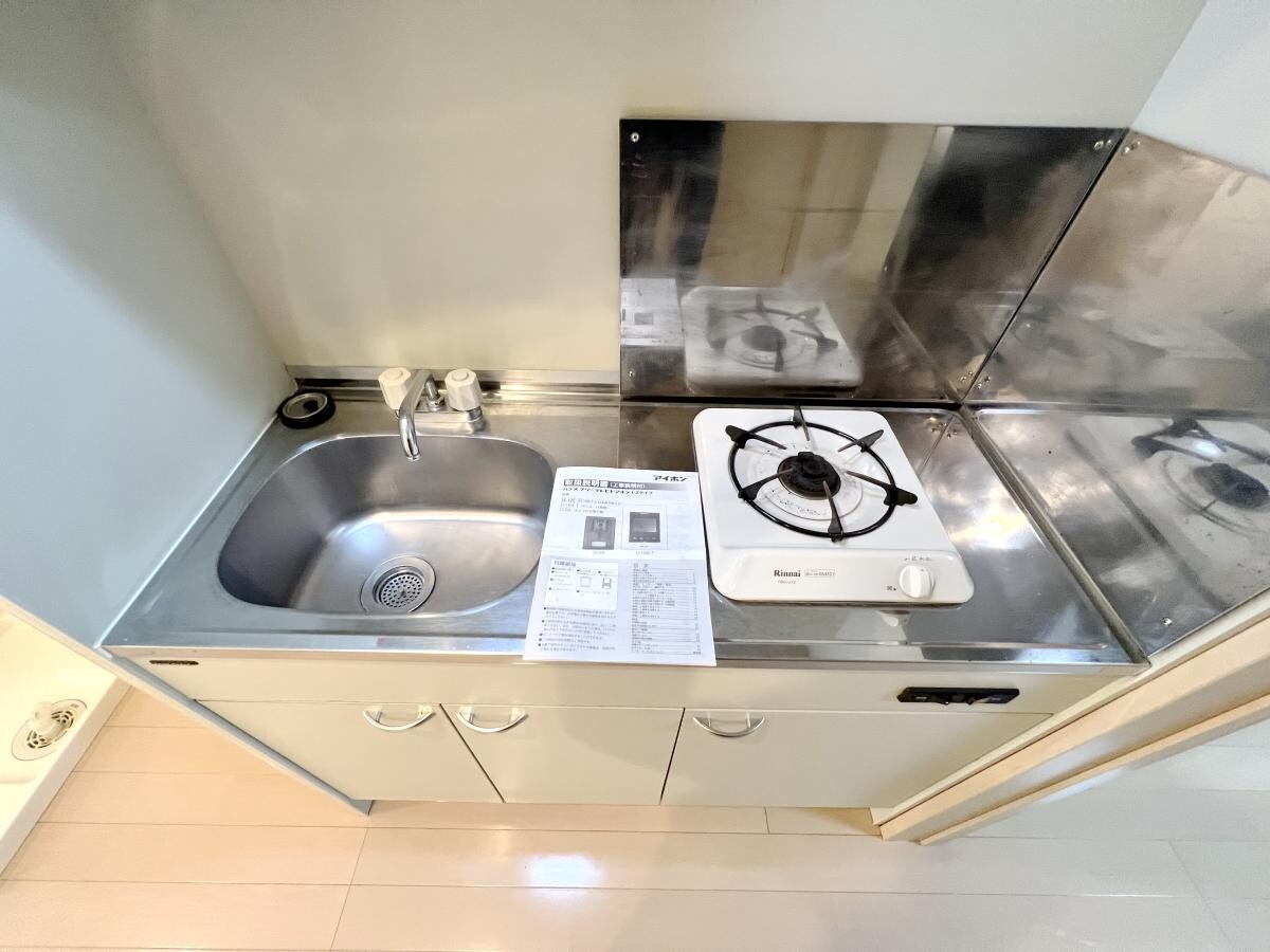 アザレ読売ランドＤ棟の物件内観写真