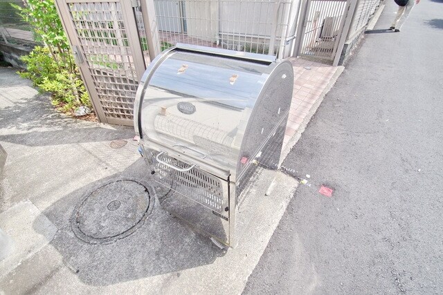 アザレ読売ランドＤ棟の物件内観写真