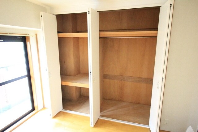 鶴牧ガーデンズの物件内観写真