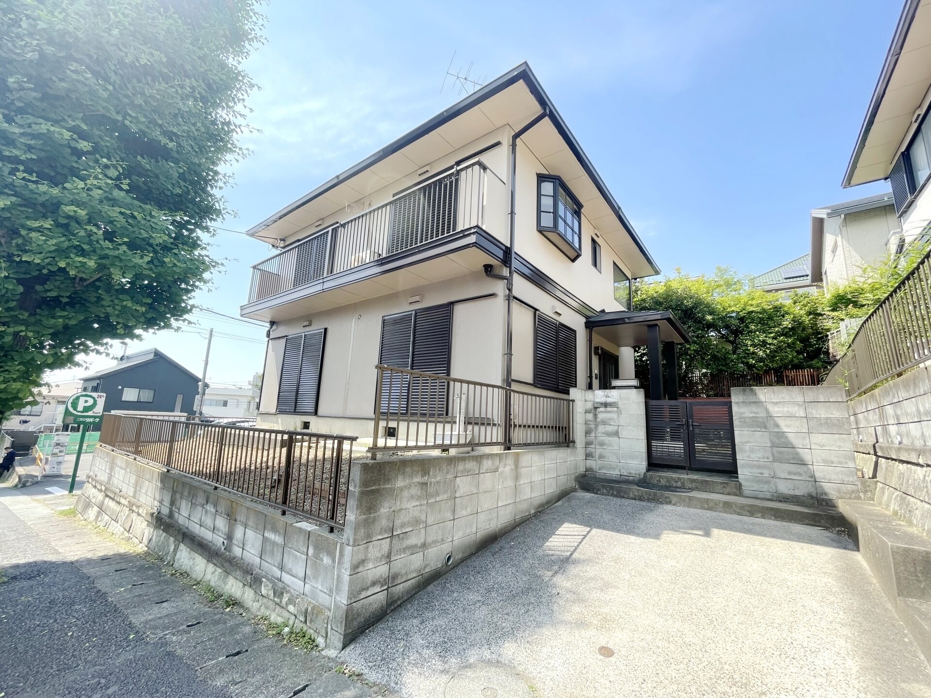 藤が丘吉浜邸　Ｂ棟の物件外観写真