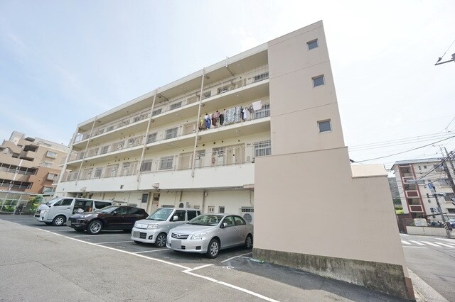 有馬マンションの物件外観写真