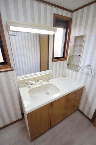 プラザマノワールＡ棟の物件内観写真