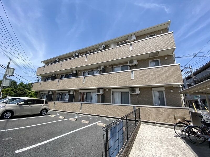 グラシューズの物件外観写真