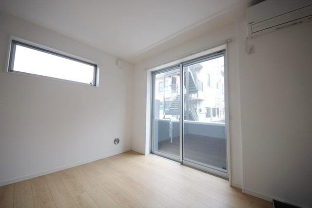 ラージフィールドの物件内観写真