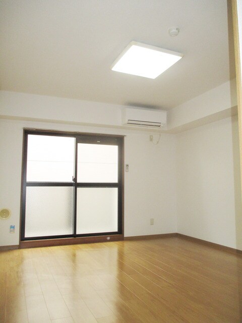 メゾンプリムローズの物件内観写真