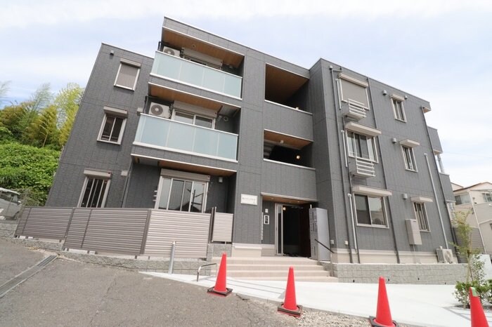 ディアコートクレストの物件外観写真