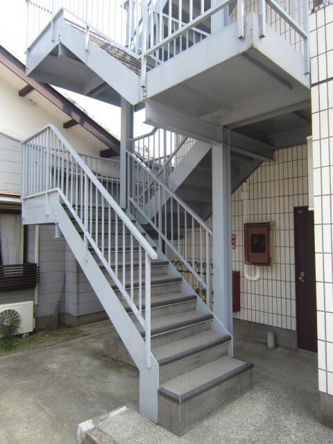 ニュークレセントビルの物件内観写真