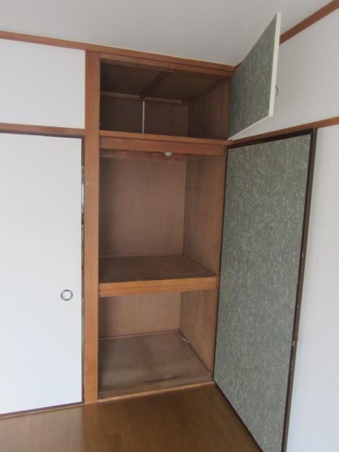 ニュークレセントビルの物件内観写真