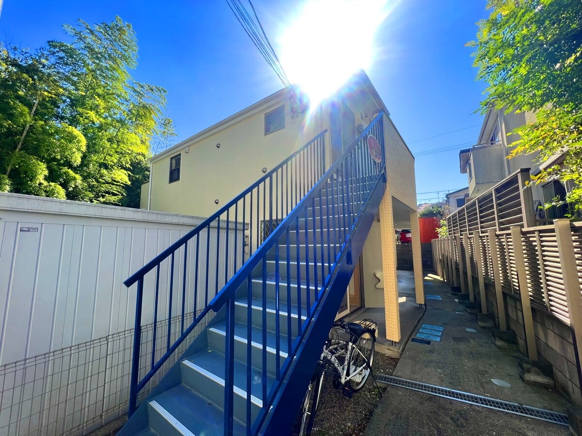 アザレ読売ランドＤ棟の物件内観写真