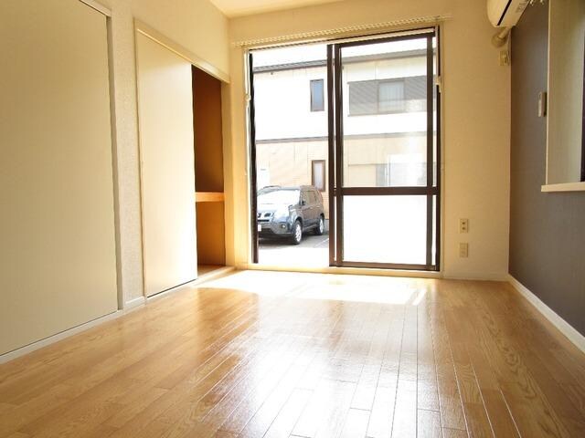 ヴィラ・エクレールAの物件内観写真