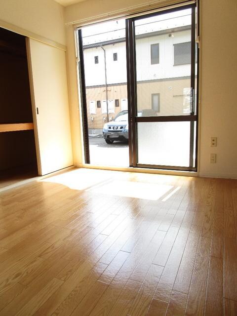 ヴィラ・エクレールAの物件内観写真