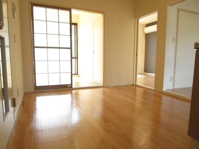 ヴィラ・エクレールAの物件内観写真